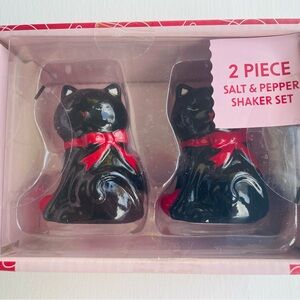 NWT Black and White Cat Salt & Pepper Shakers